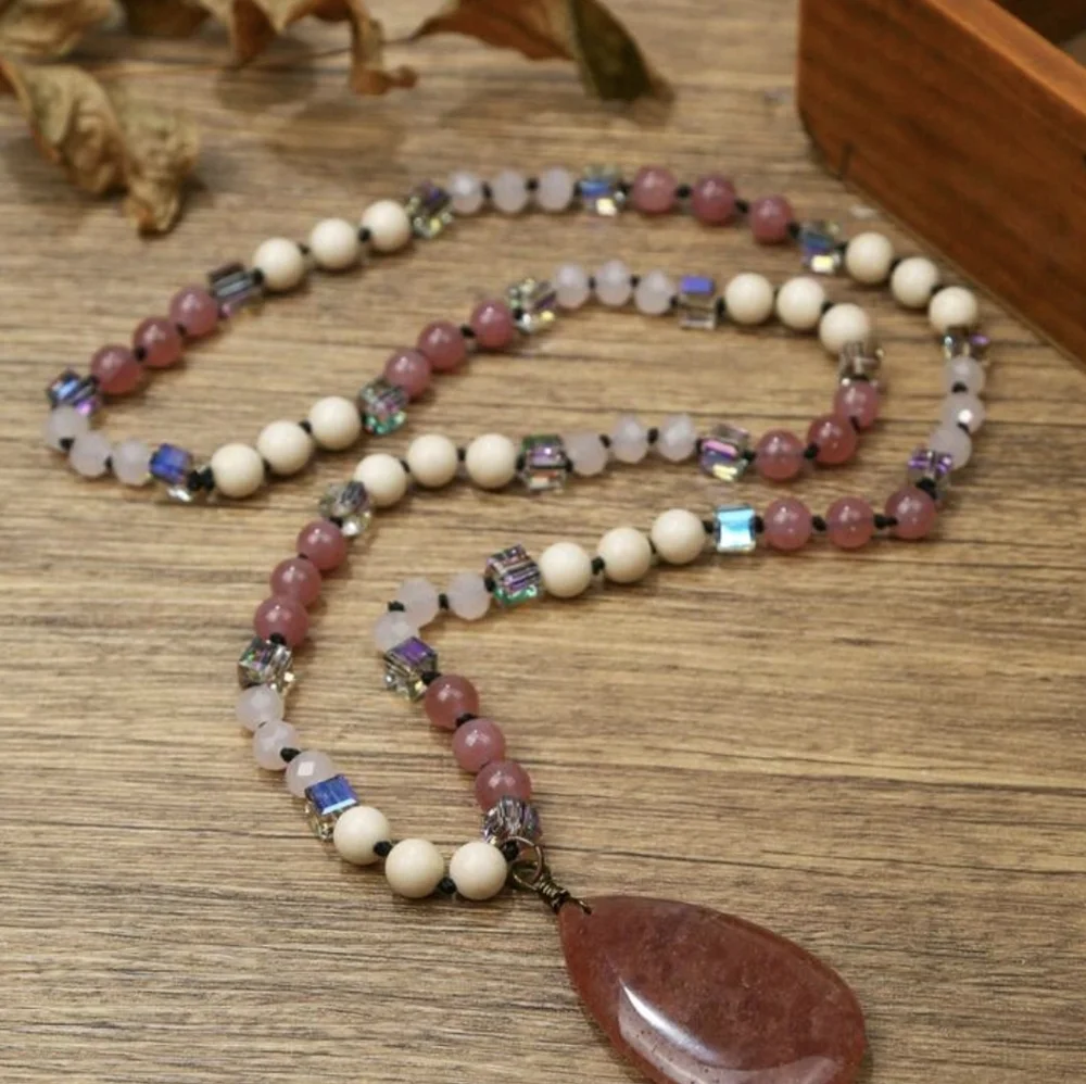 🩷🖤NEW🩷🖤 ELEGANT!! STRAWBERRY QUARTZ BoHo Sweater Necklace